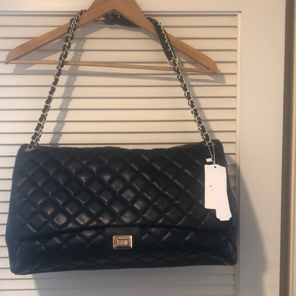 *NWT 🤩 Designer 👨‍🎨 Inspired Quilted Vegan Black Chain Travel Bag